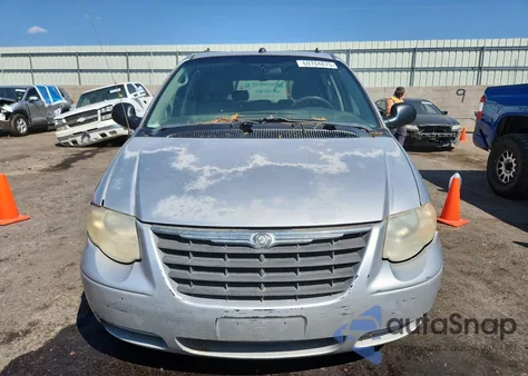 2005 Chrysler Town & Country Lx из США, поврежденный, VIN 2C4GP44R75R385306